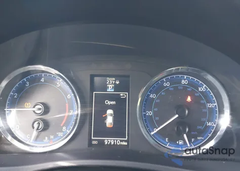 2018 Toyota Corolla Se z USA, uszkodzony, nr VIN 2T1BURHE5JC008328